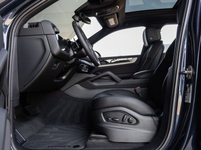 2026 Porsche Cayenne AWD