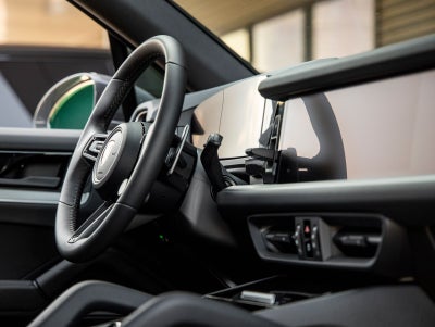 2026 Porsche Cayenne AWD