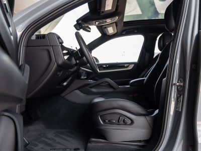 2026 Porsche Cayenne AWD