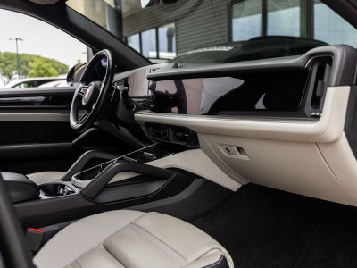 2024 Porsche Cayenne AWD
