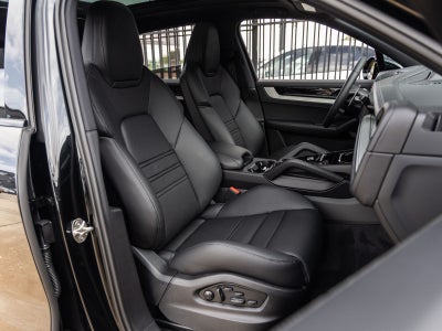 2026 Porsche Cayenne AWD