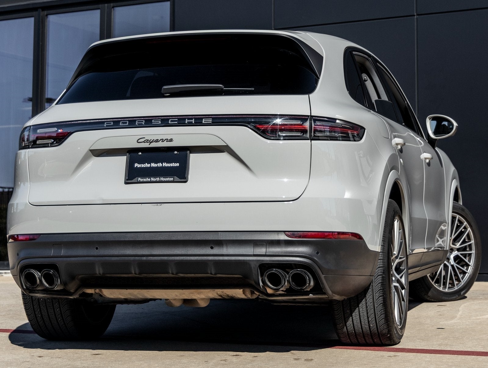 2023 Porsche Cayenne Cayenne Platinum Edition (MY23)