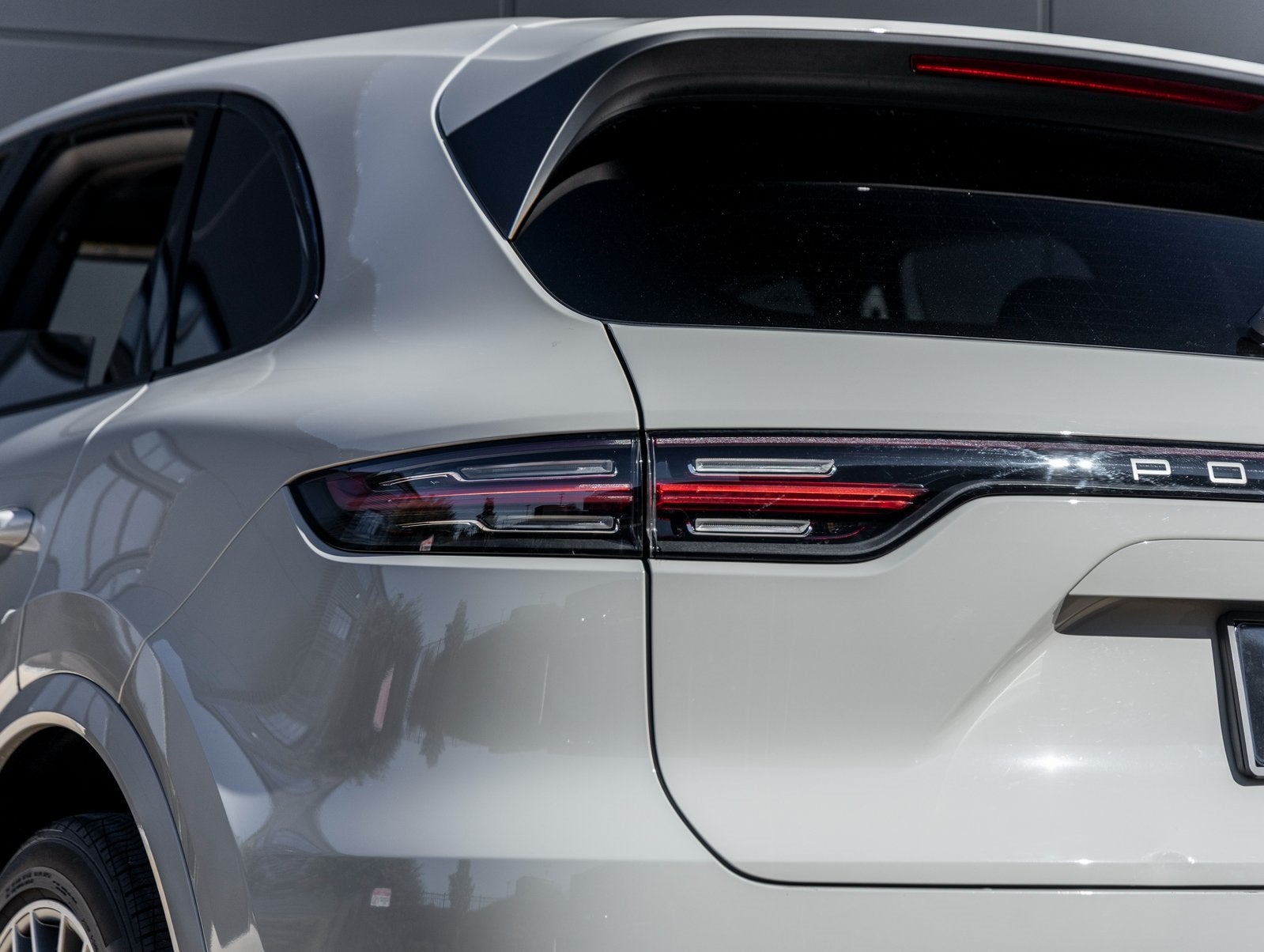 2023 Porsche Cayenne Cayenne Platinum Edition (MY23)