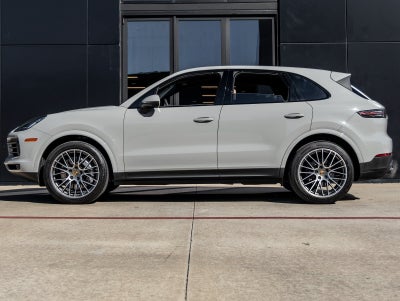 2023 Porsche Cayenne Cayenne Platinum Edition (MY23)