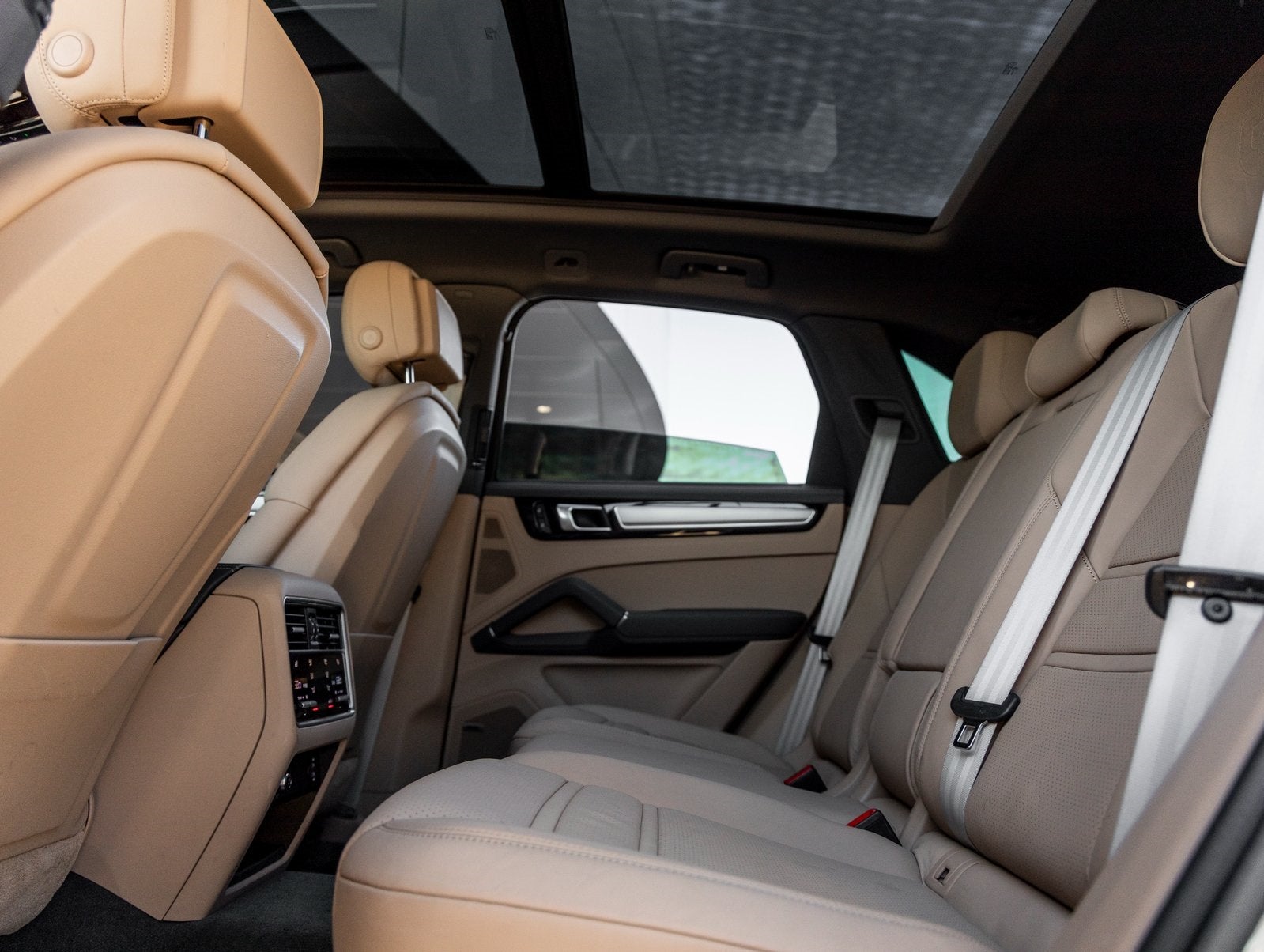 2023 Porsche Cayenne Cayenne Platinum Edition (MY23)