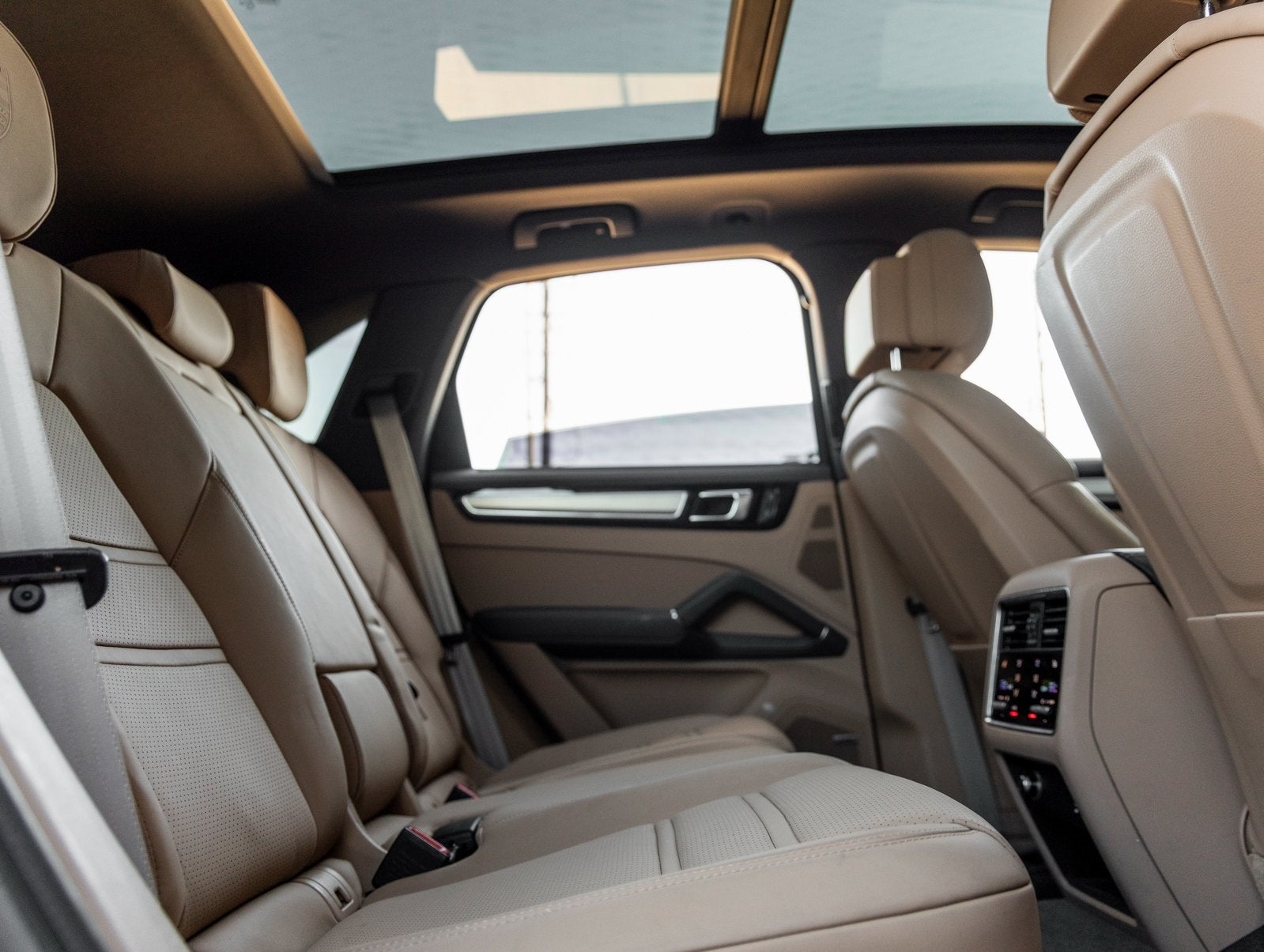 2023 Porsche Cayenne Cayenne Platinum Edition (MY23)