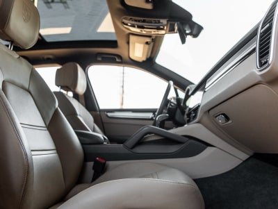 2023 Porsche Cayenne Cayenne Platinum Edition (MY23)