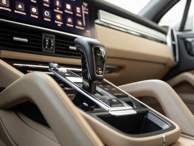 2023 Porsche Cayenne Platinum Edition