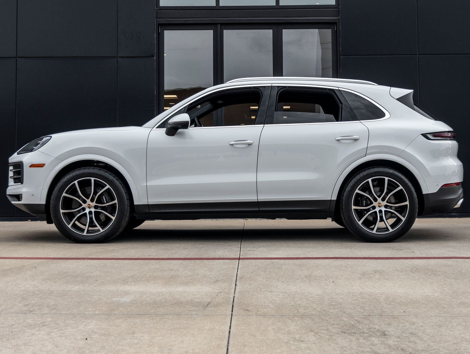 2025 Porsche Cayenne AWD