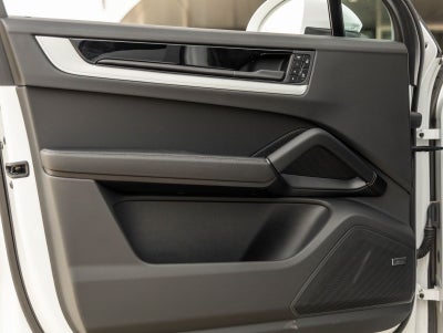 2025 Porsche Cayenne AWD