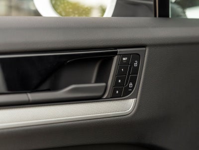 2025 Porsche Cayenne AWD