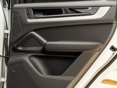 2025 Porsche Cayenne AWD
