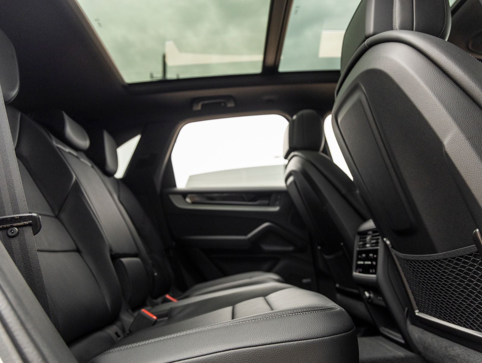 2025 Porsche Cayenne AWD