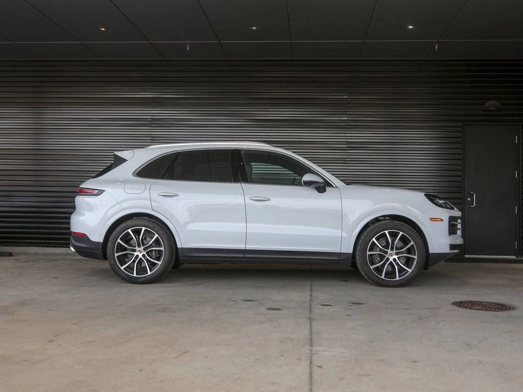 2025 Porsche Cayenne AWD