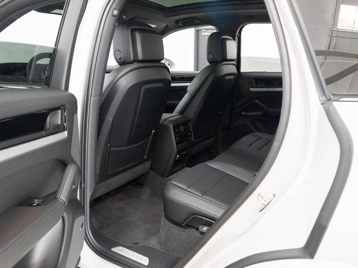 2026 Porsche Cayenne AWD