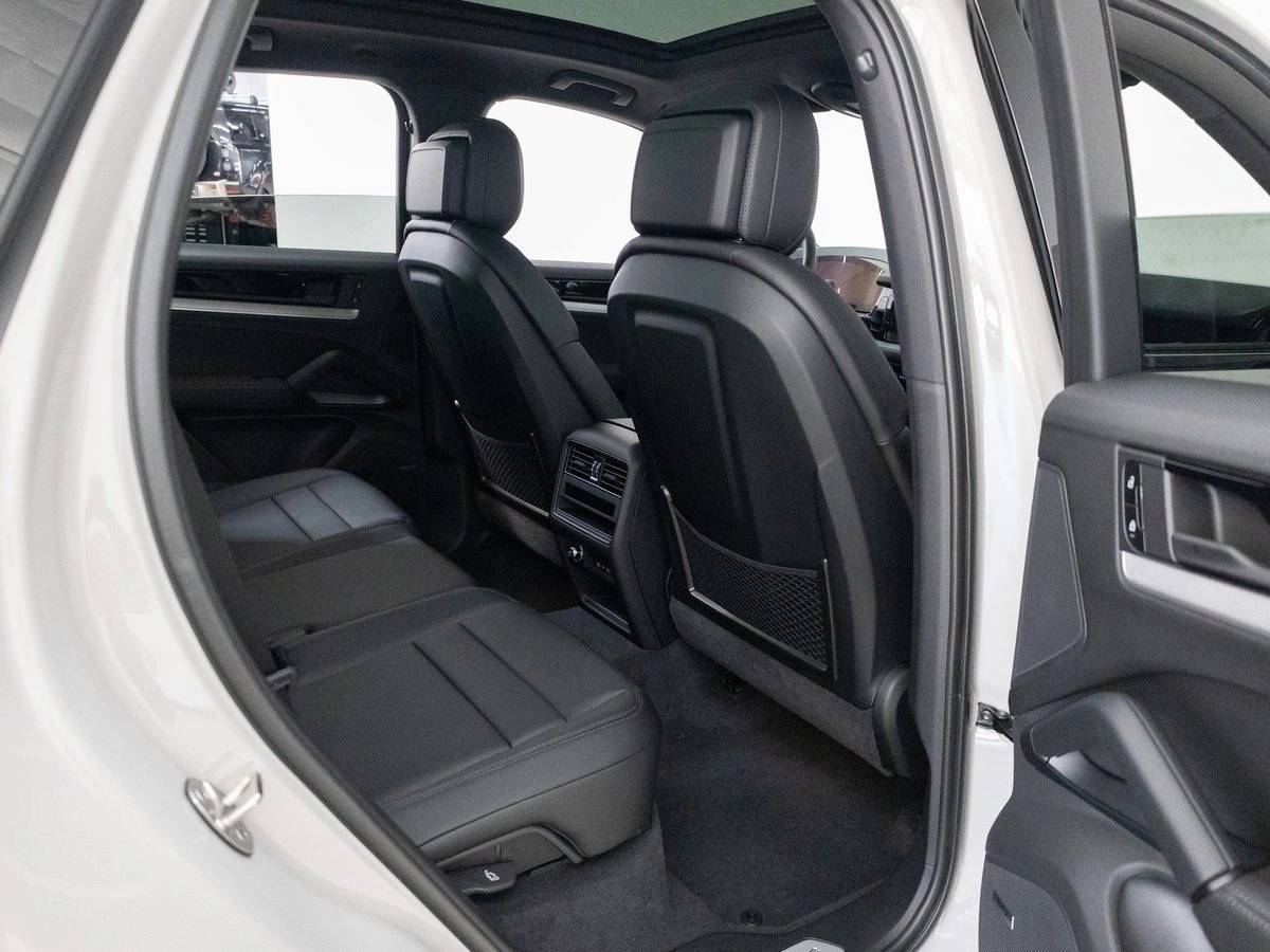 2026 Porsche Cayenne AWD