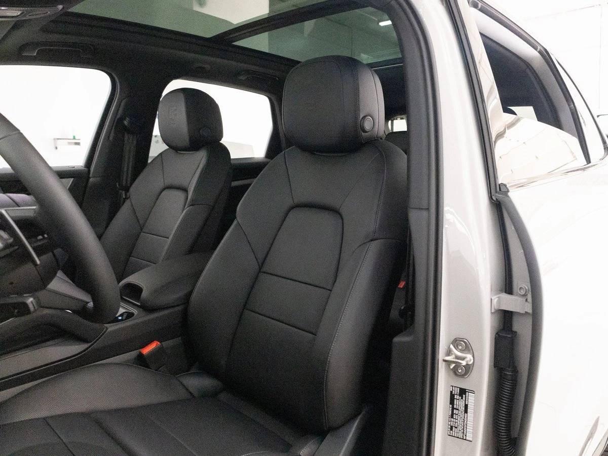 2026 Porsche Cayenne AWD