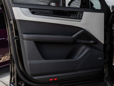2026 Porsche Cayenne AWD
