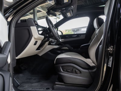 2026 Porsche Cayenne AWD