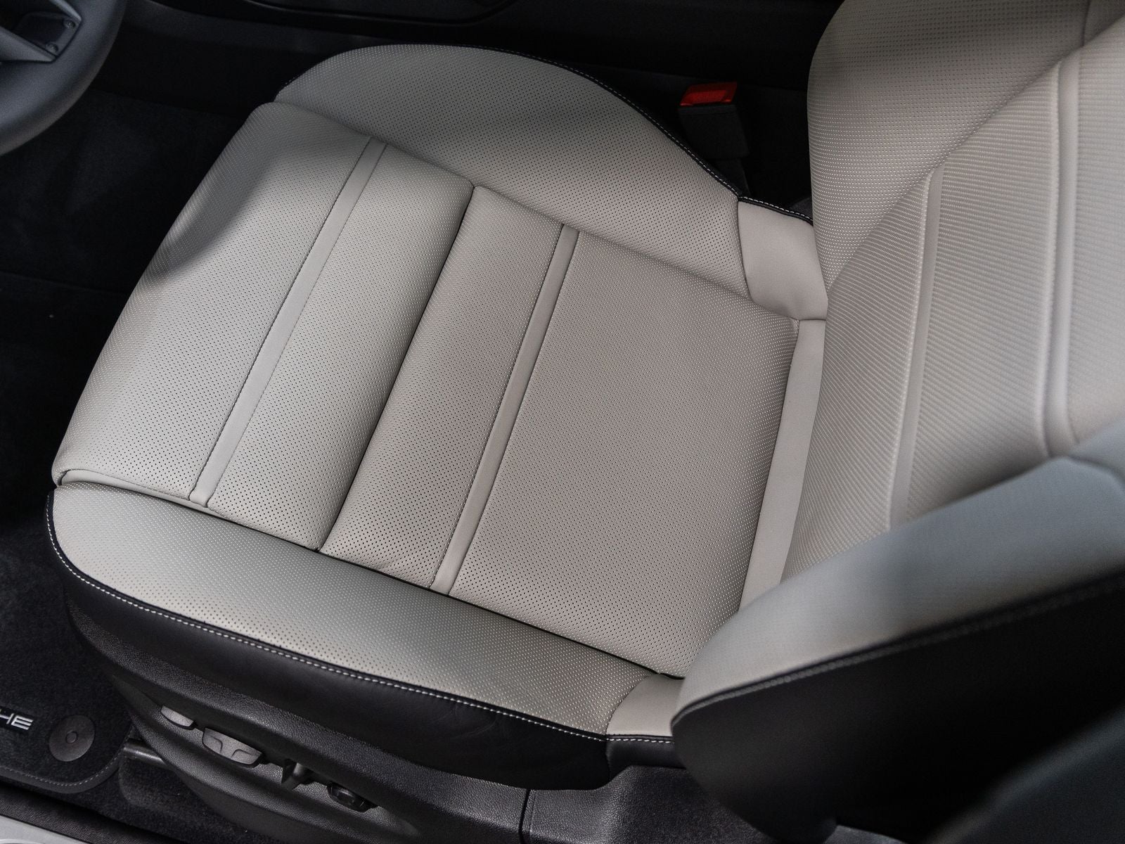 2026 Porsche Cayenne AWD