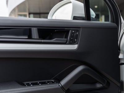 2025 Porsche Cayenne AWD