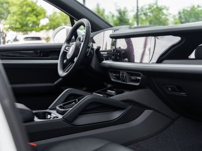 2025 Porsche Cayenne AWD