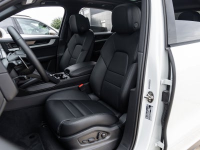 2025 Porsche Cayenne AWD