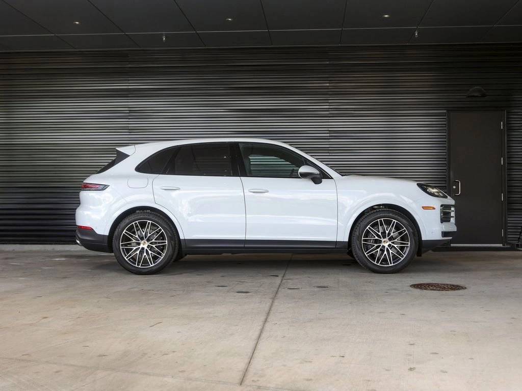 2025 Porsche Cayenne AWD