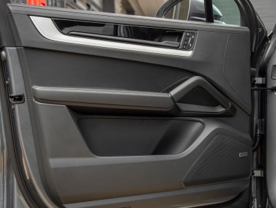 2026 Porsche Cayenne AWD