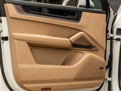 2026 Porsche Cayenne AWD