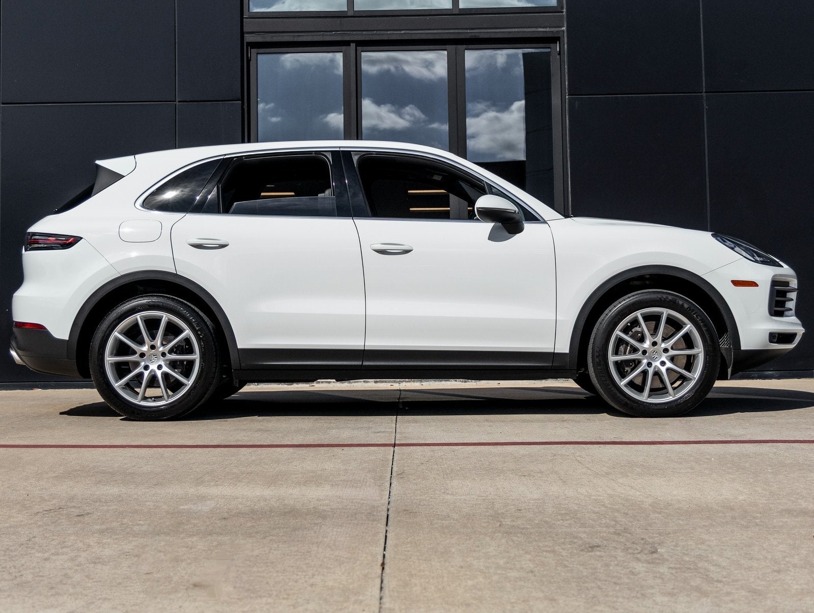 2023 Porsche Cayenne Base