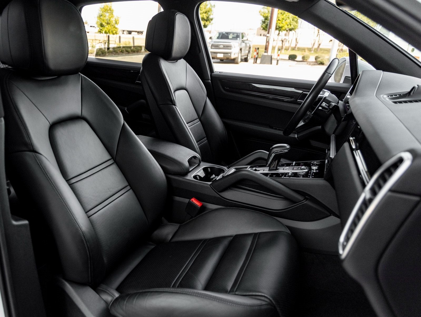 2023 Porsche Cayenne Base