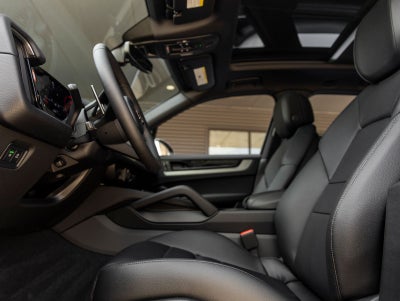 2026 Porsche Cayenne AWD