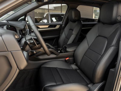 2026 Porsche Cayenne AWD