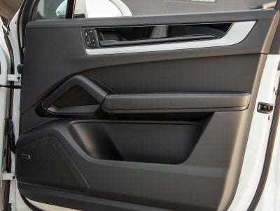 2026 Porsche Cayenne AWD