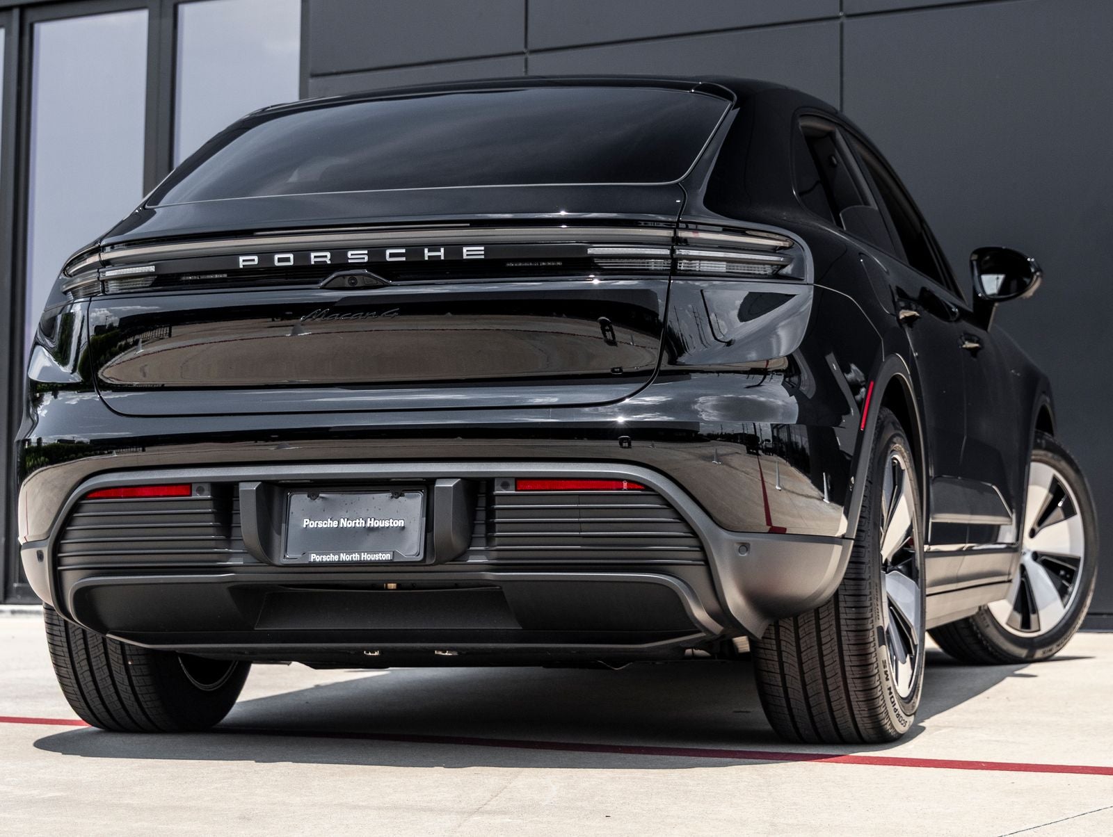 2025 Porsche Macan 4 Electric