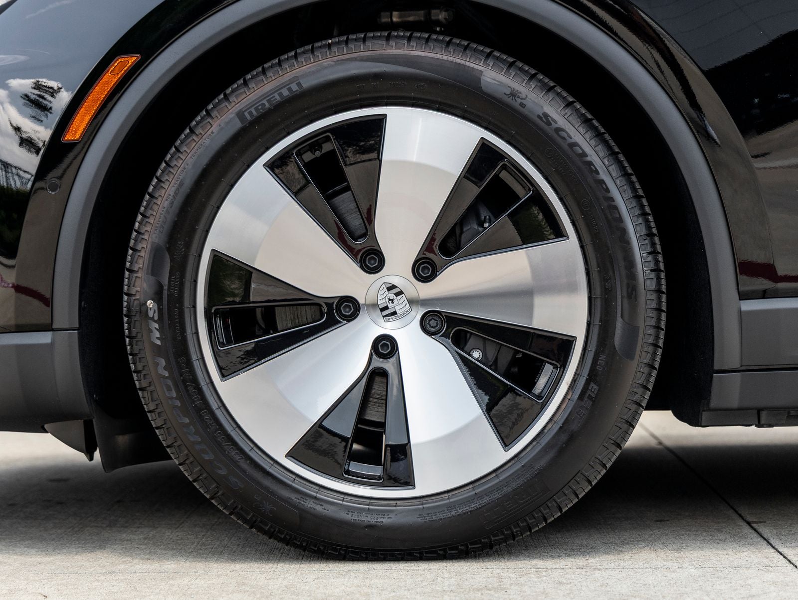 2025 Porsche Macan 4 Electric