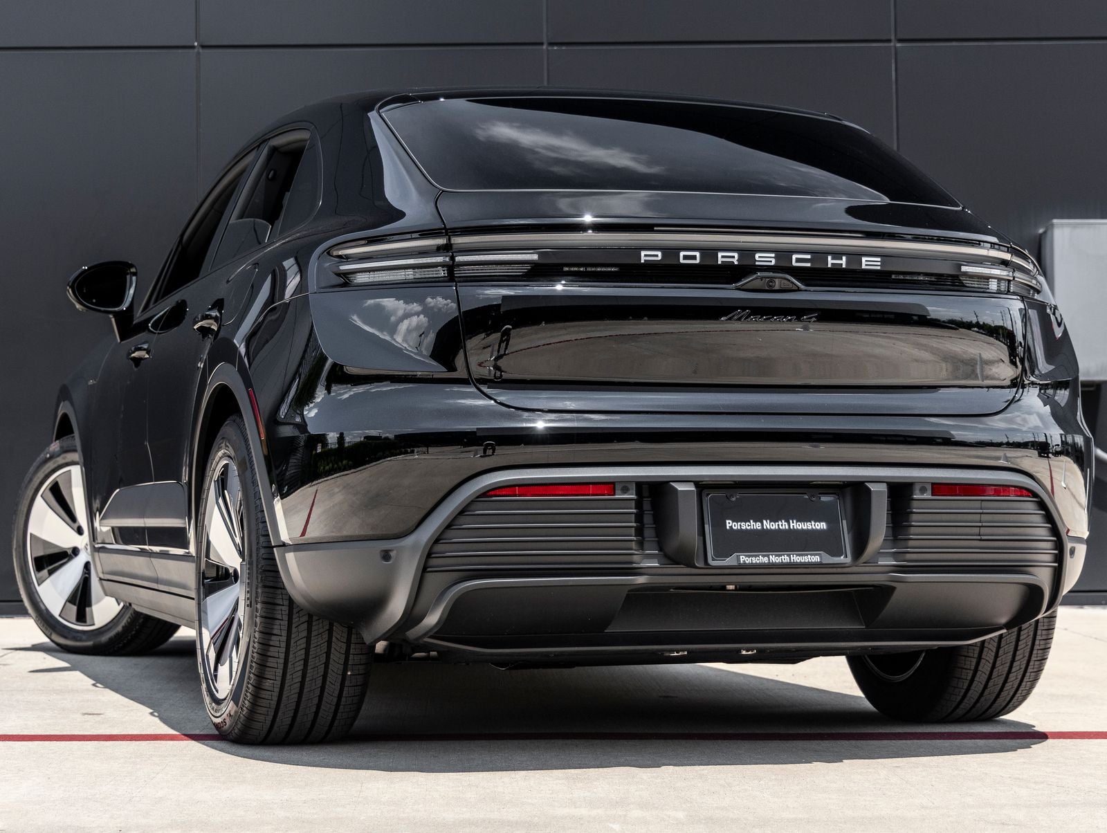 2025 Porsche Macan 4 Electric