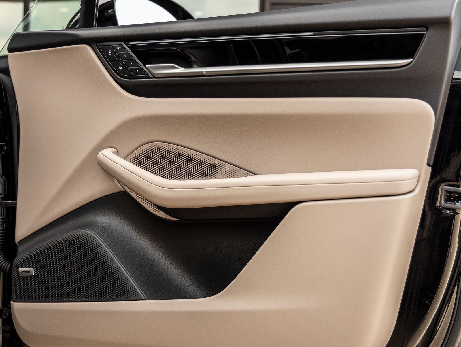 2025 Porsche Macan 4 Electric