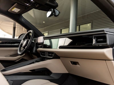 2025 Porsche Macan 4 Electric