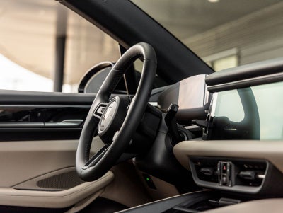 2025 Porsche Macan 4 Electric