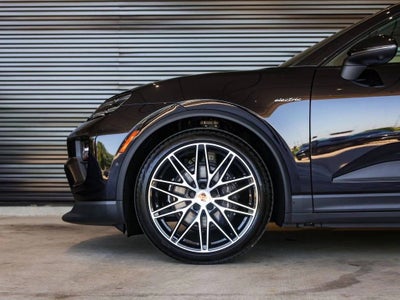 2025 Porsche Macan 4 Electric