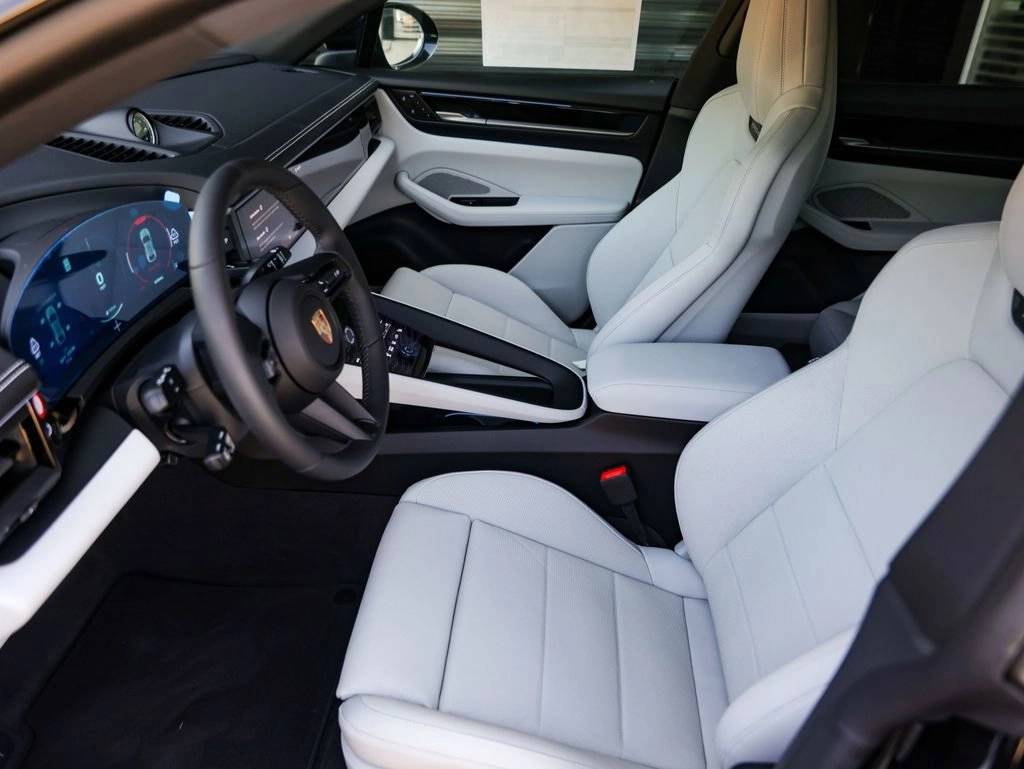 2025 Porsche Macan 4 Electric