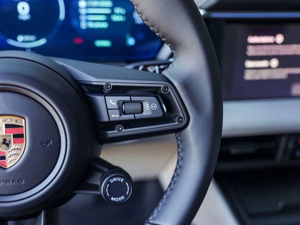 2025 Porsche Macan 4 Electric