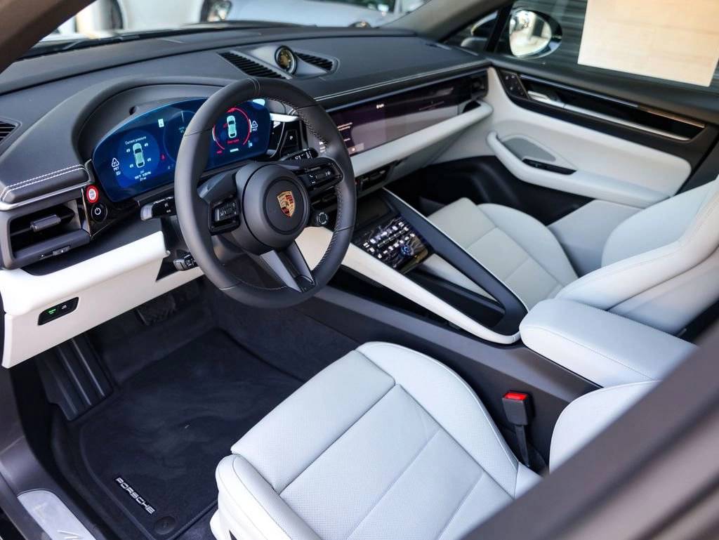 2025 Porsche Macan 4 Electric