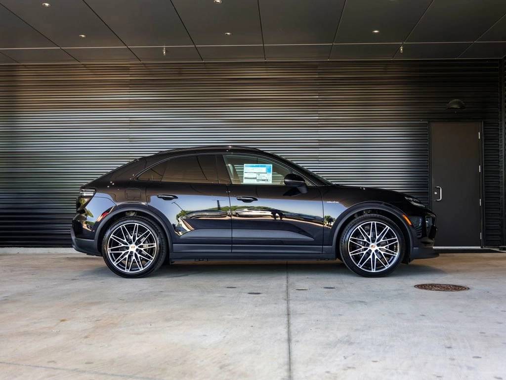 2025 Porsche Macan 4 Electric