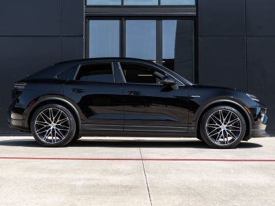 2025 Porsche Macan Electric Macan 4 Electric