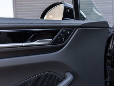 2025 Porsche Macan Electric Macan 4 Electric