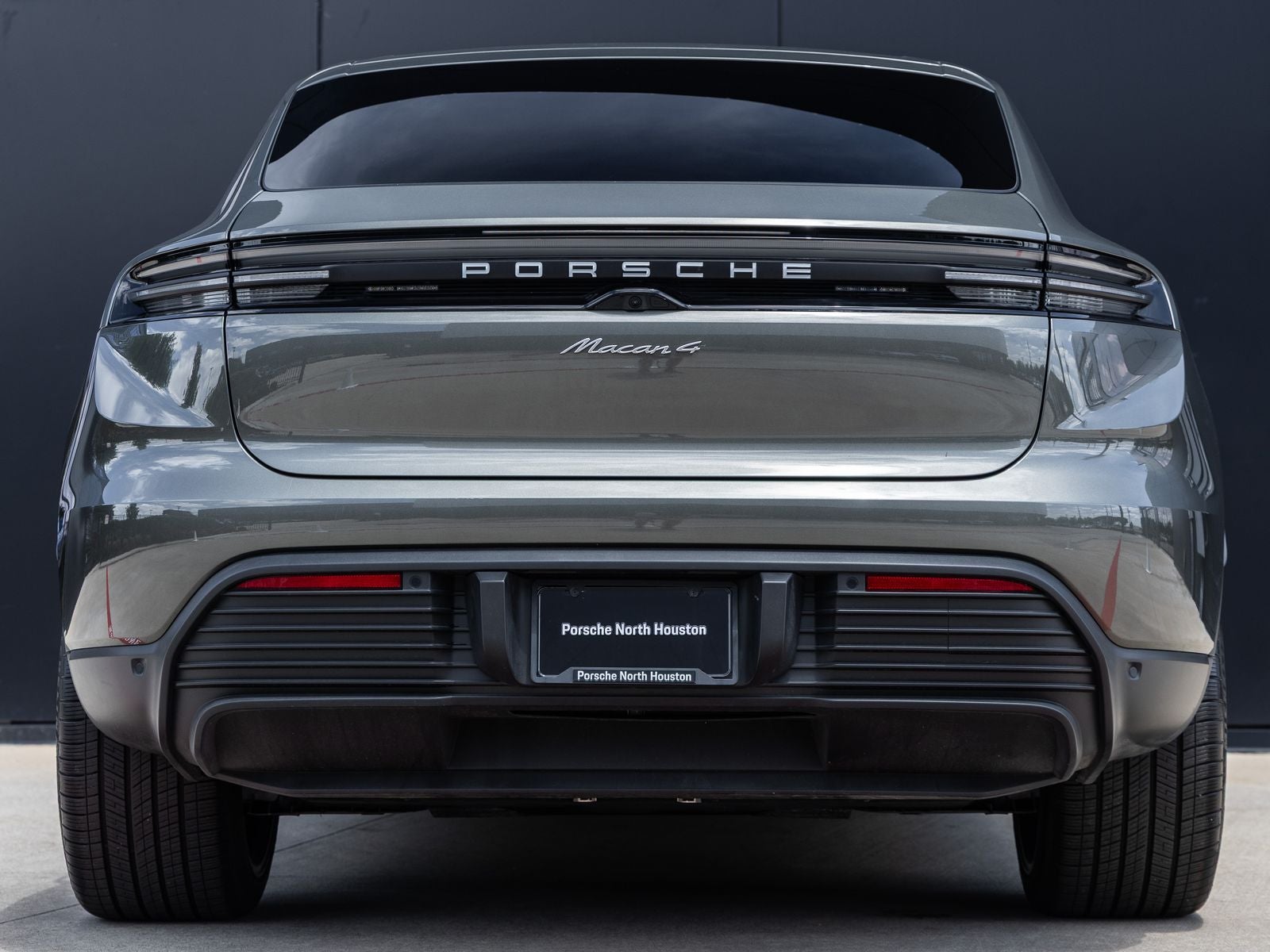 2025 Porsche Macan 4 Electric