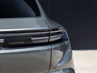 2025 Porsche Macan 4 Electric